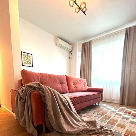 Urban Parkside Retreat Cozy 2-Bed Ap By Metro Apartment Bucureşti Ngoại thất bức ảnh
