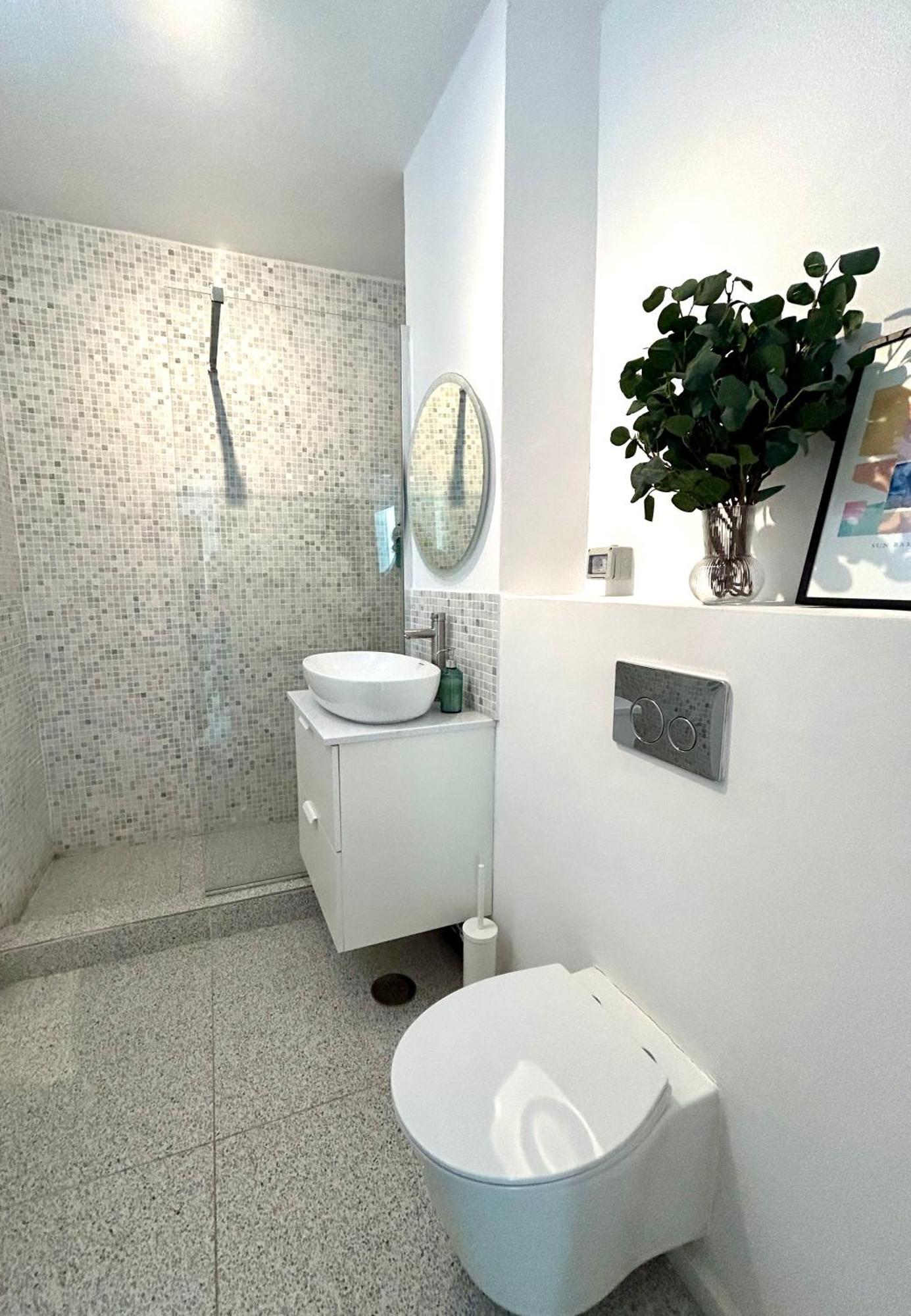 Urban Parkside Retreat Cozy 2-Bed Ap By Metro Apartment Bucureşti Ngoại thất bức ảnh