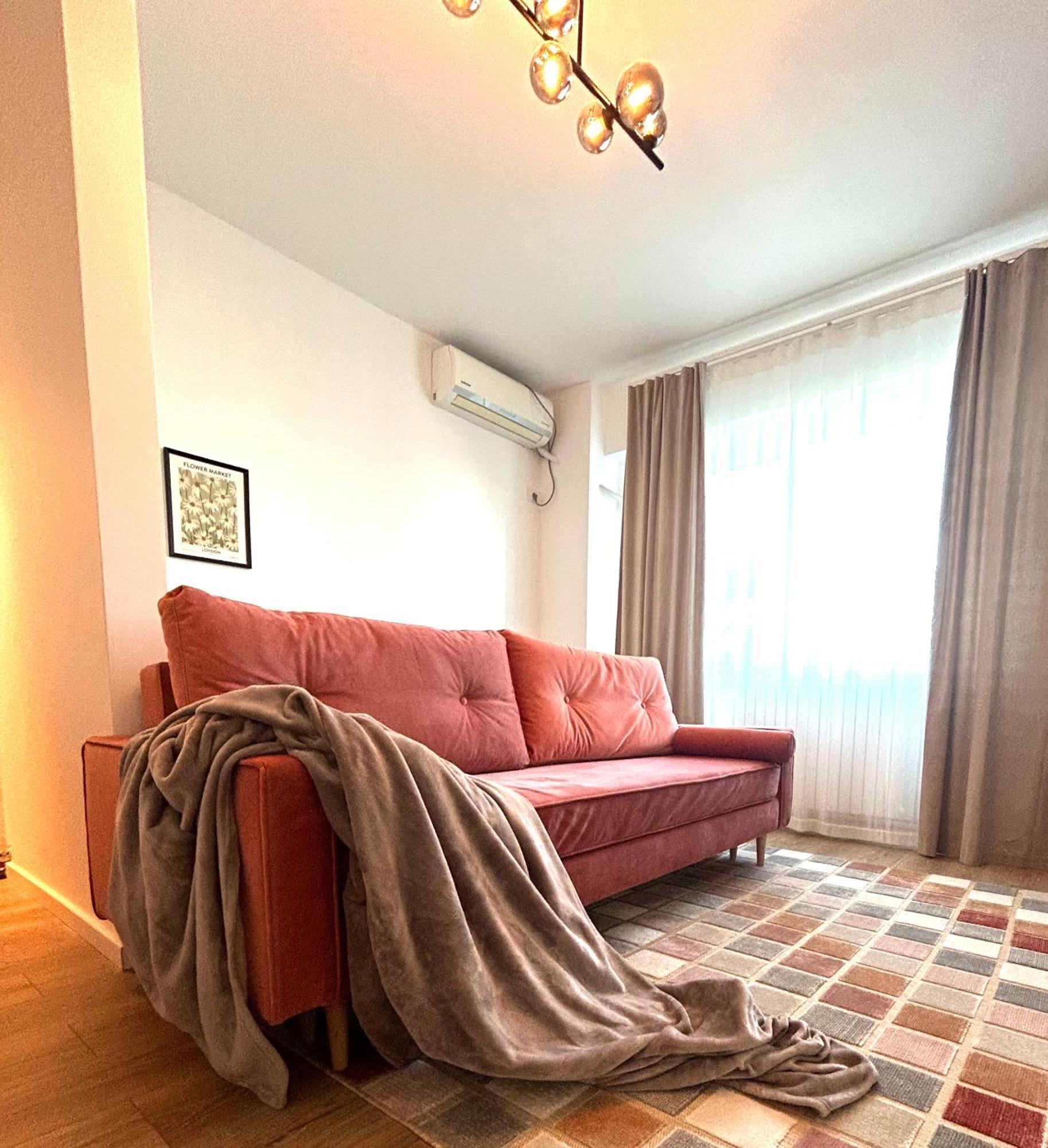 Urban Parkside Retreat Cozy 2-Bed Ap By Metro Apartment Bucureşti Ngoại thất bức ảnh